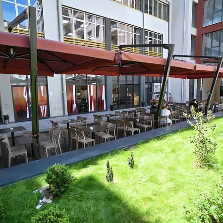 Hotel E-88 4*